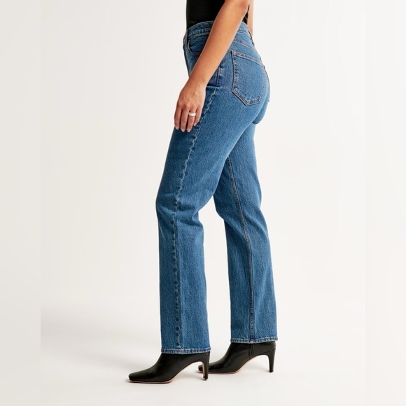 Abercrombie & Fitch Curve Love Ultra High Rise 90s Straight Jean - Picture 11 of 11